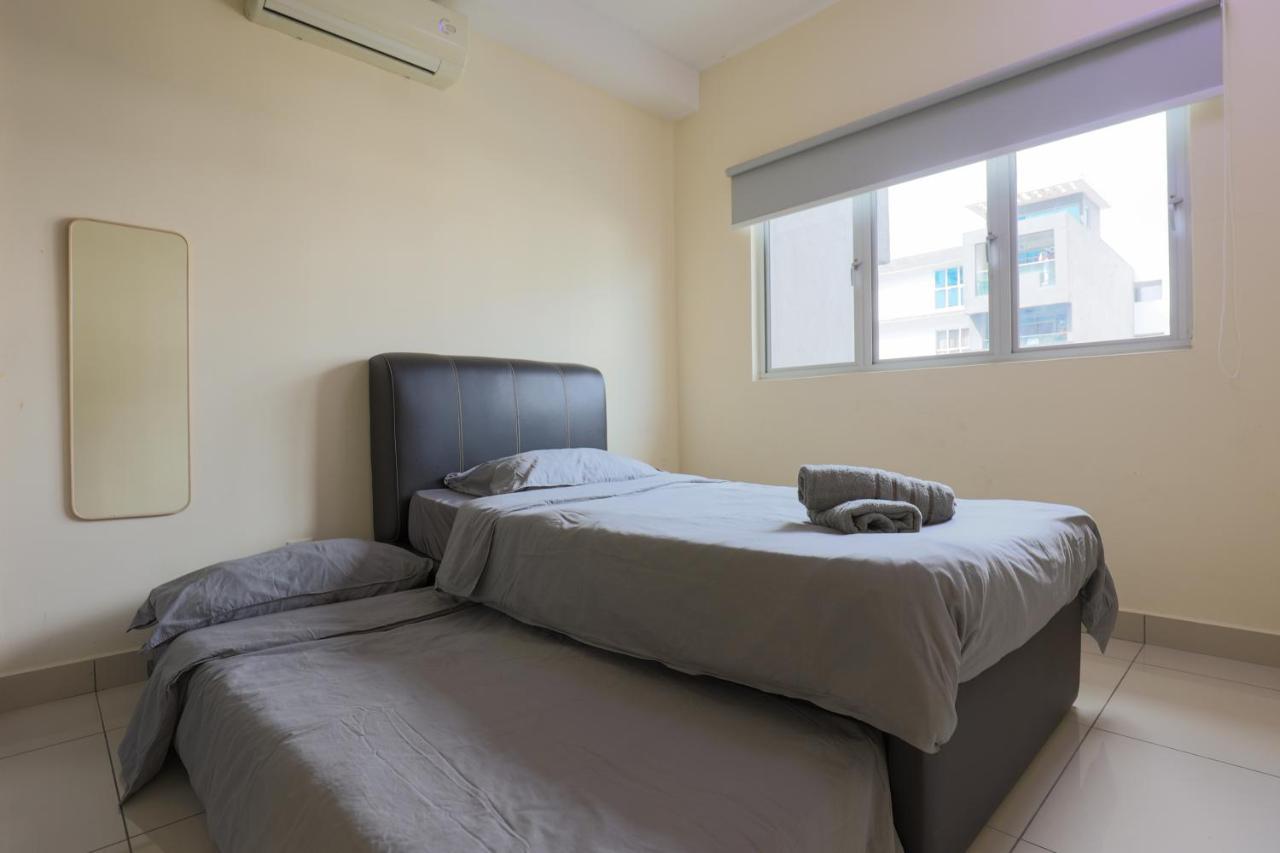 Cozy 2 Bedroom W Pool - 6 Pax - Kajang Eksteriør billede